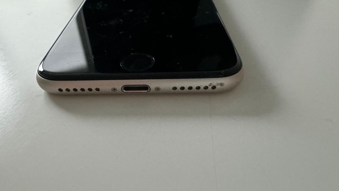 애플 아이폰SE3 128기가 팝니다!!--5