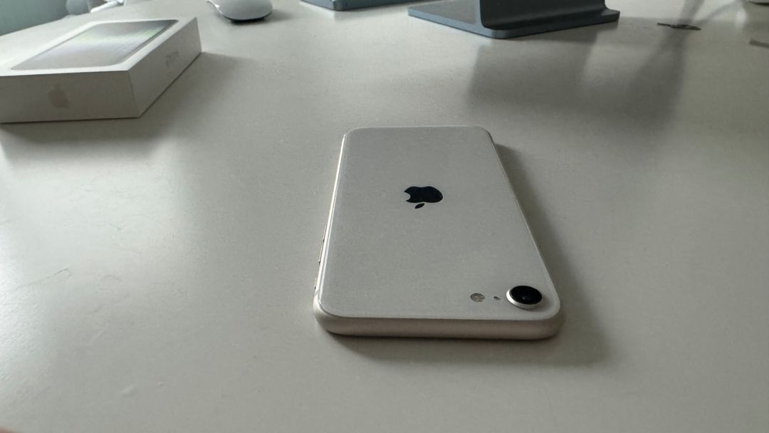 애플 아이폰SE3 128기가 팝니다!!--3