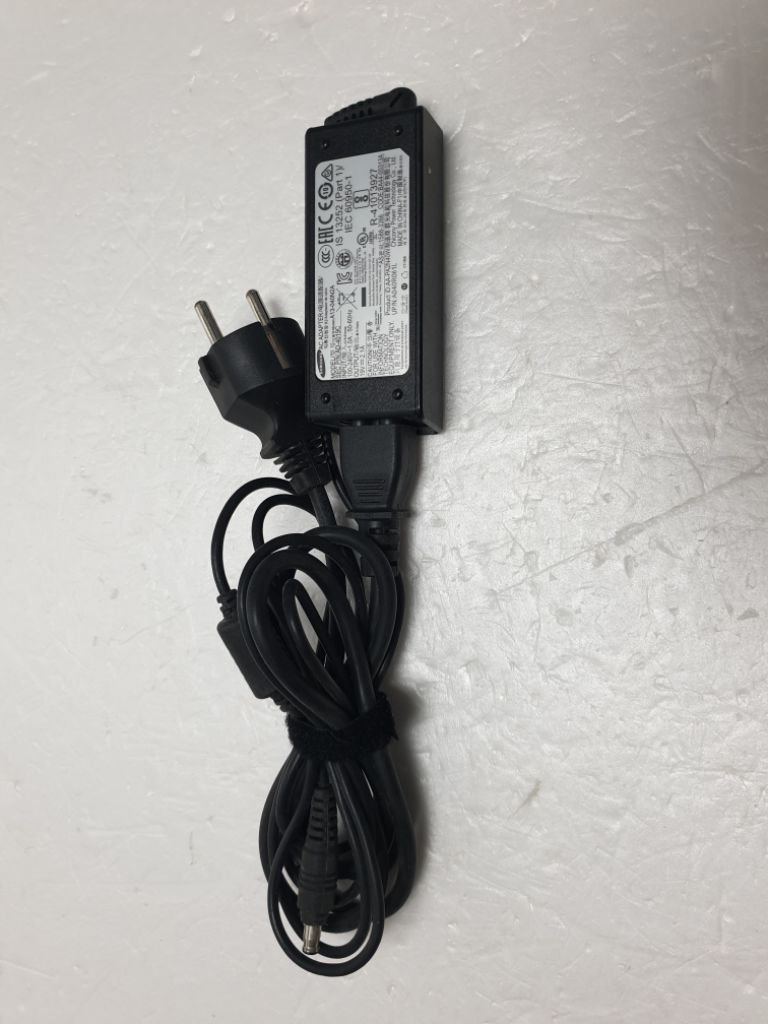 삼성 노트북 충전 전원 아답터 AD-040N2A 19V