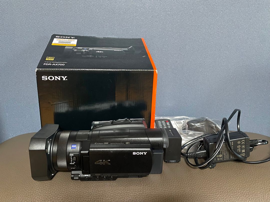 SONY FDR AX700