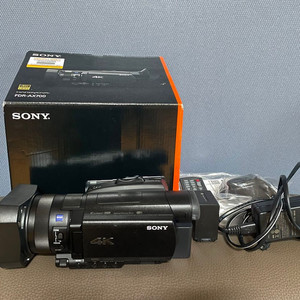 SONY FDR AX700