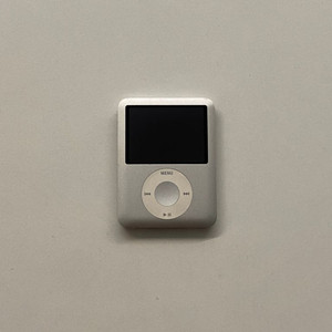 애플 iPod 나노 3세대 4G A1236 (실버)