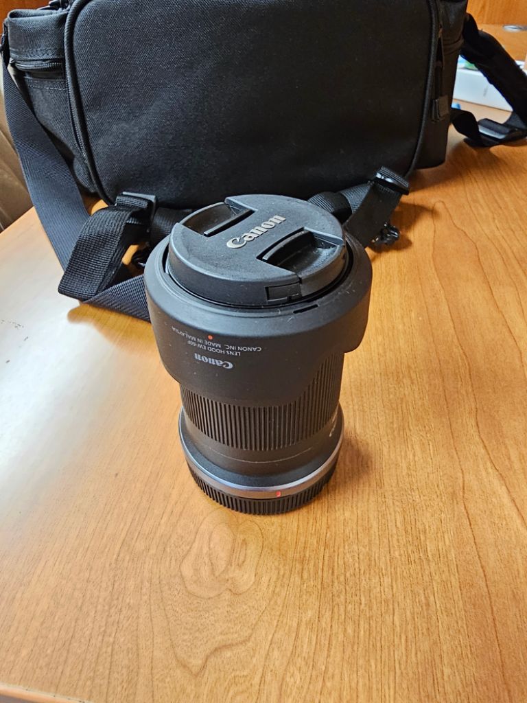 부산 캐논 RF-S 18-150mm 렌즈 판매합니다