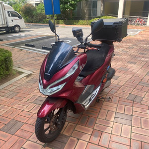 19년식 pcx125 판매합니다.