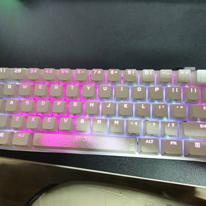 커세어 k70 mini 판매합니다.