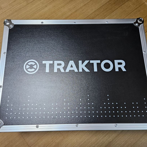 TRAKTOR S4 MK2 + FLIGHT CASE