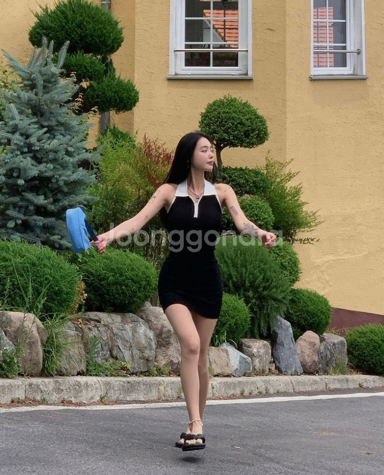[품절새상품특가] 페일제이드 카라 홀터넥 백리스 드레스--4