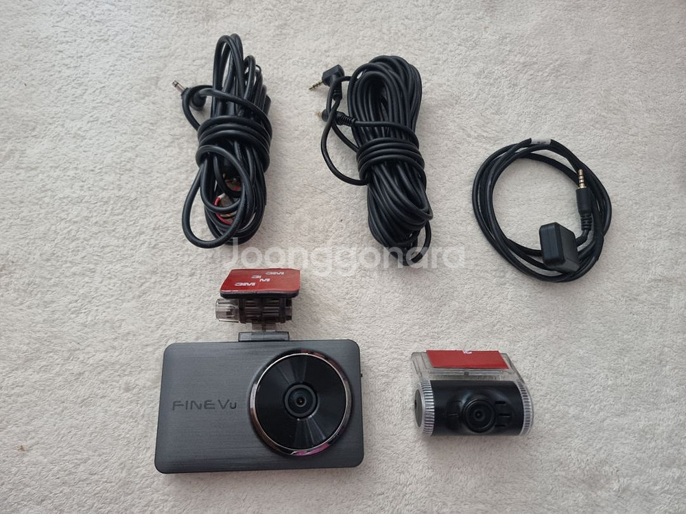 파인뷰 LX5000 2채널 64GB 블랙박스 판매합니다--0