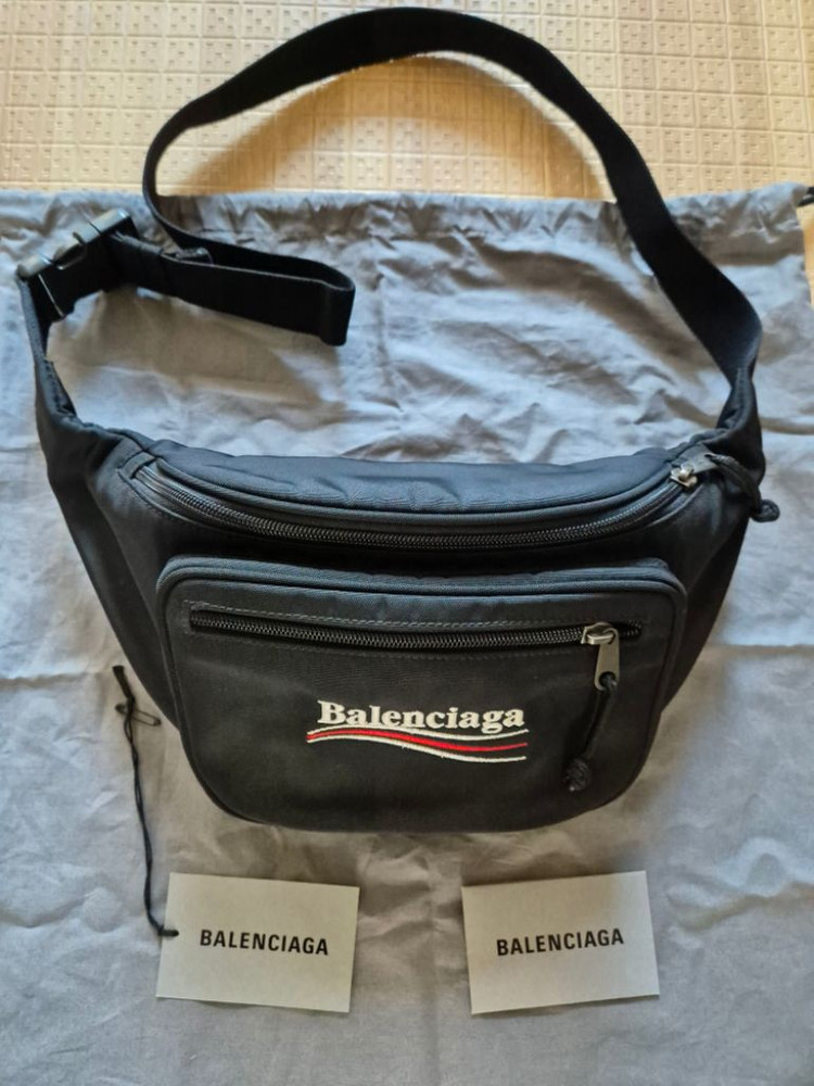 발렌시아가 웨이브로고 힙색 팝니다--1