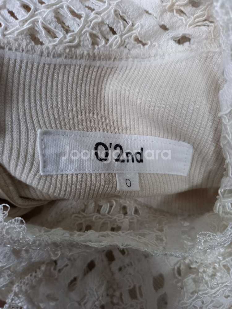 오즈세컨 춘추동 레이스펀칭 아일렛 블라우스 44--9