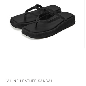 Le917 V LINE LEATHER SANDAL