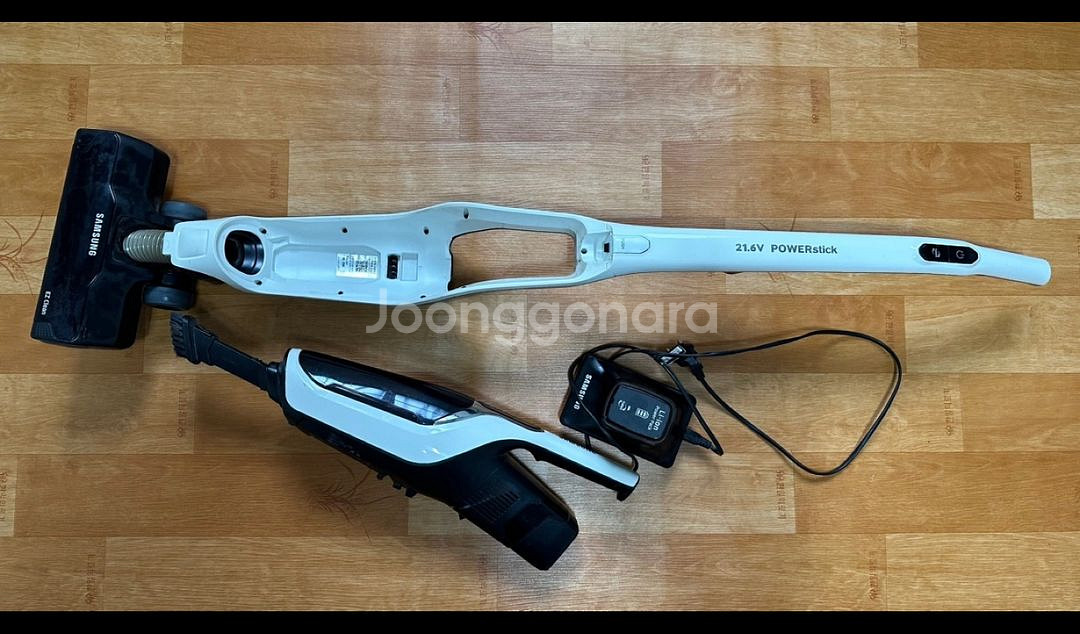 삼성 실내 충전식 무선청소기 팝니다.--0