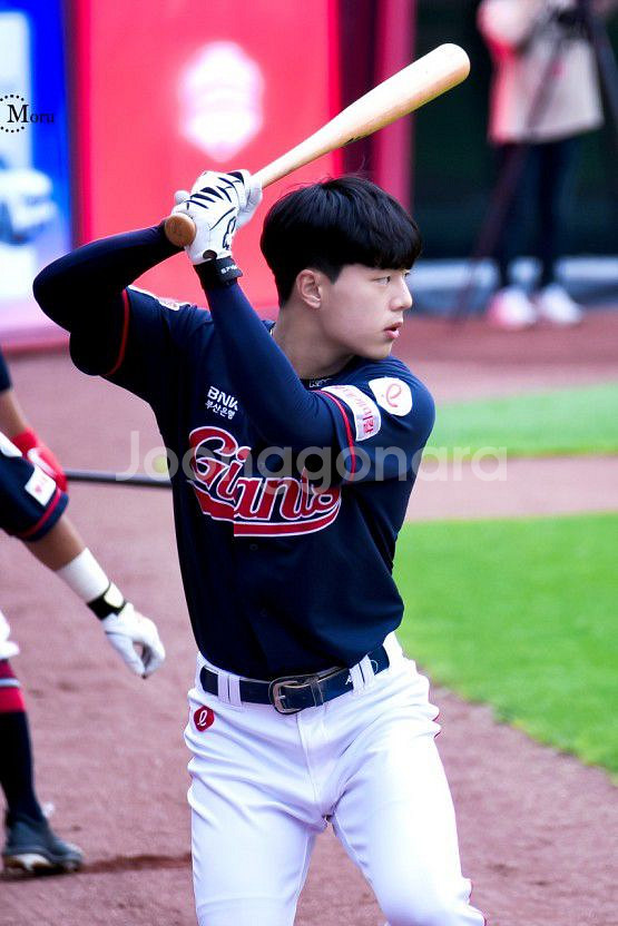 롯데 자이언츠 한태양 유니폼 85~105 사이즈 구해요--0