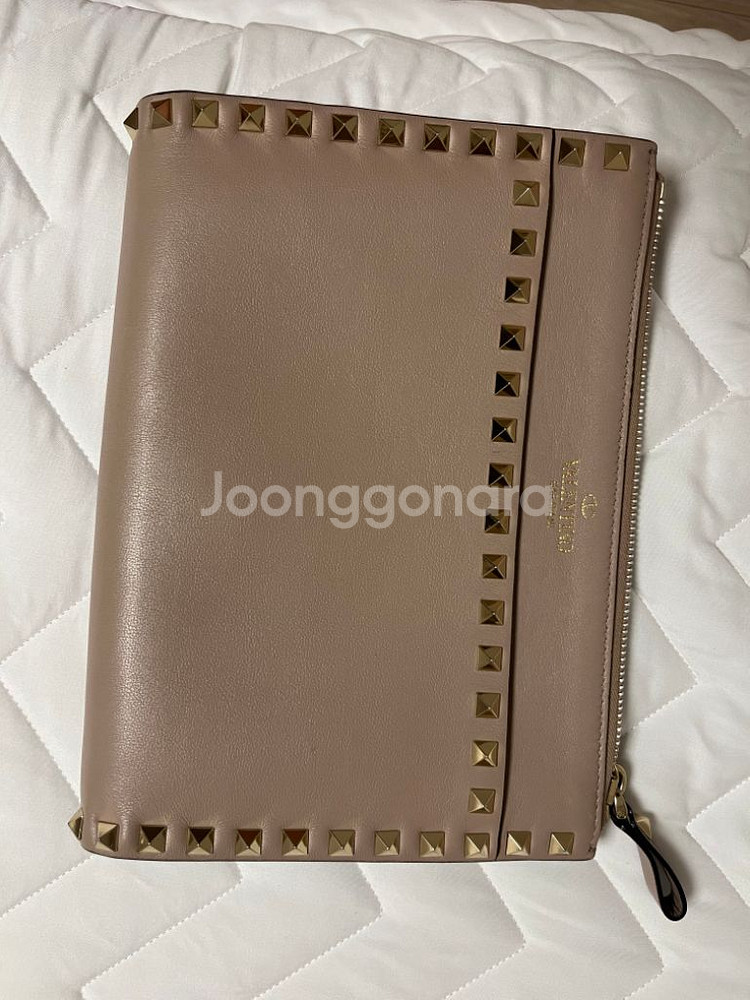 발렌티노 락스터드 파우치--0