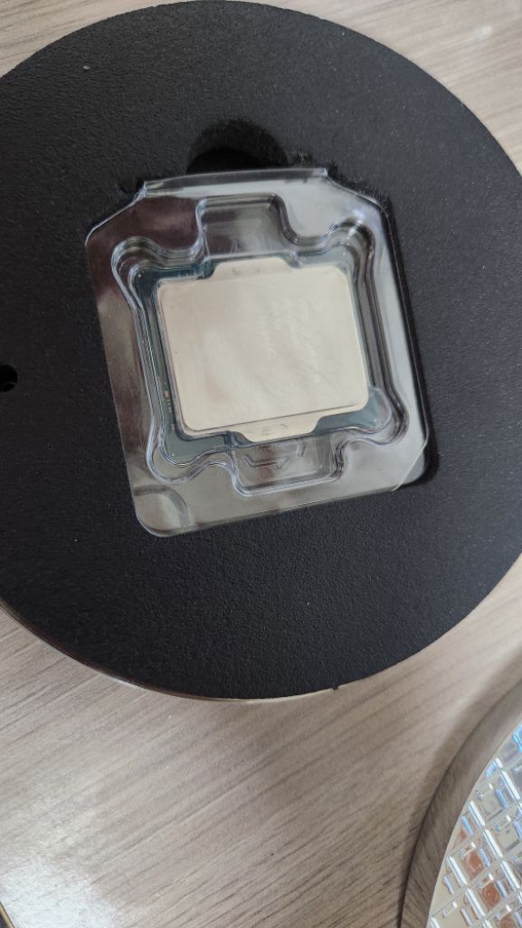 인텔 CPU I9 12900K 판매합니다.