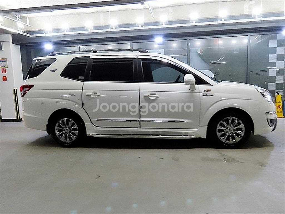 @16년식 코란도 투리스모 2.2 4WD 11인승 T--2