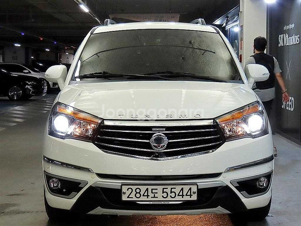 @16년식 코란도 투리스모 2.2 4WD 11인승 T--1