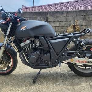 CB400