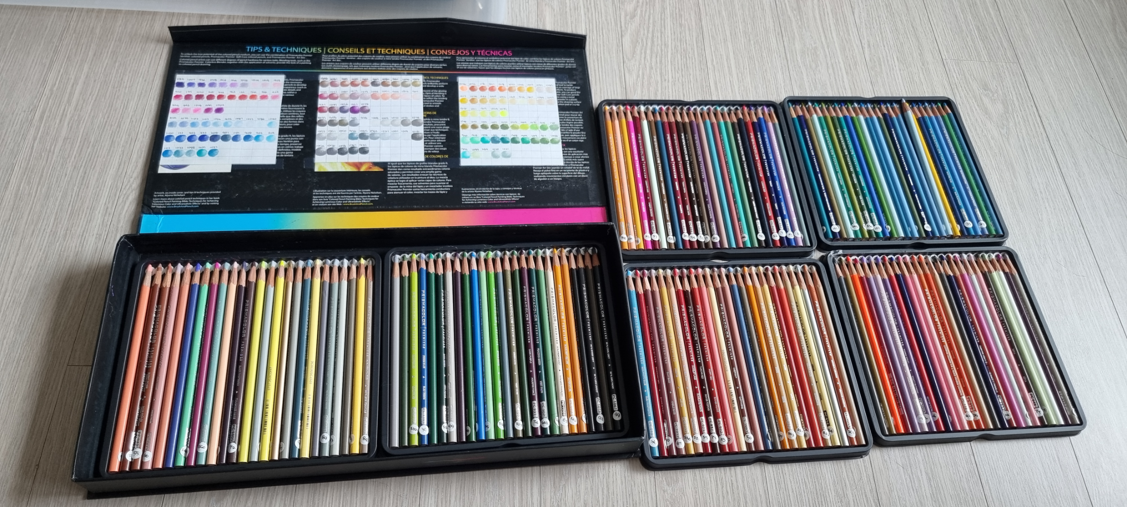 프리즈마 전문가용 150색 컬러링 색연필