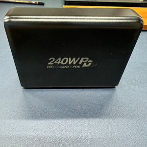 UM2 240W GaN2 PD 충전기