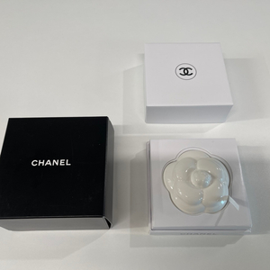 샤넬 까멜리아 페이퍼 웨이트 CHANEL