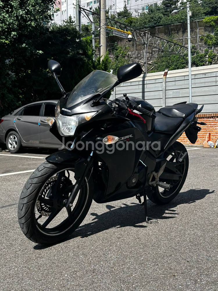 혼다 cbr125 2011년식 올블랙 깔끔 튜닝 차량--1