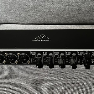 베링거 Behringer UMC404HD 판매합니다.