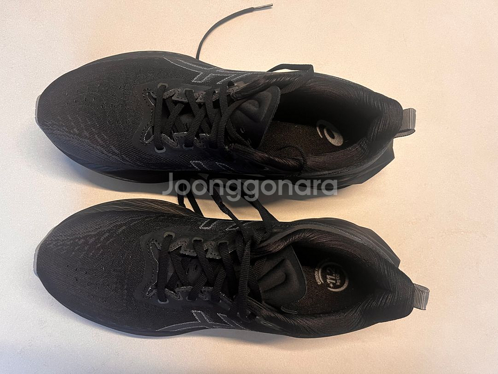 아식스 노바블라스트 275(2E)--1