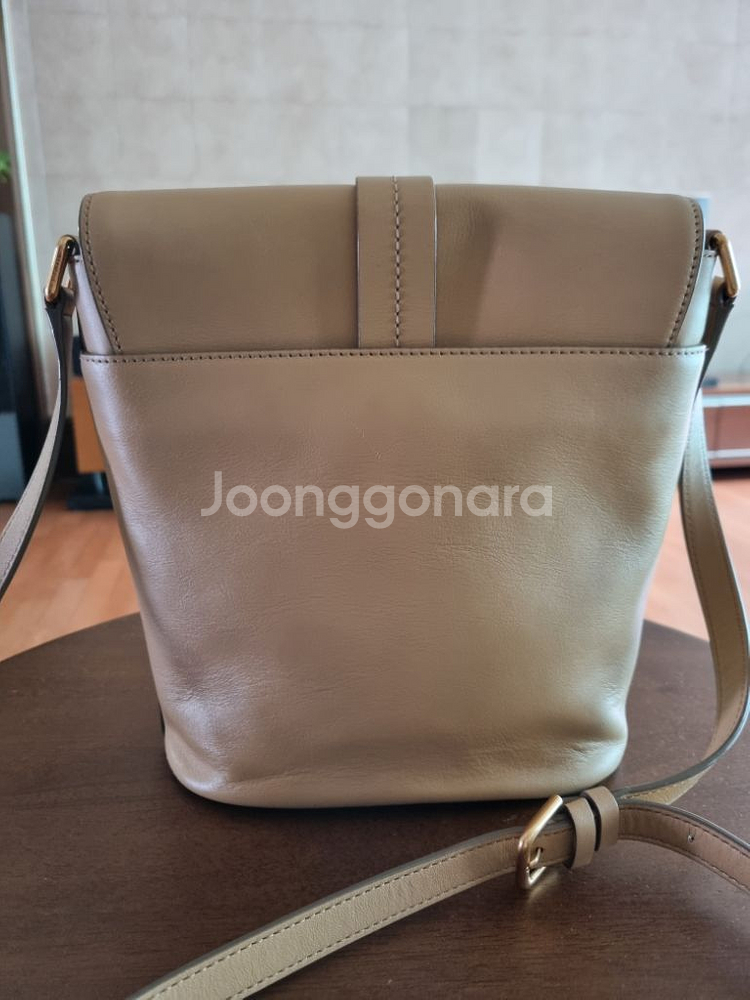 빈폴 가죽 크로스백 팝니다(가격내림)--1