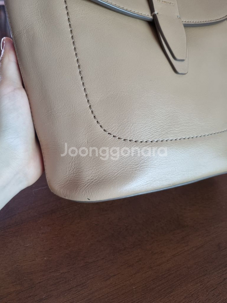 빈폴 가죽 크로스백 팝니다(가격내림)--3