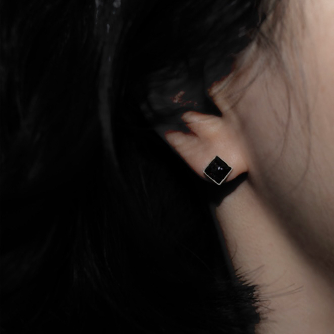 (반값택배무배)블랙오닉스 925 실버 스퀘어 귀걸이 은