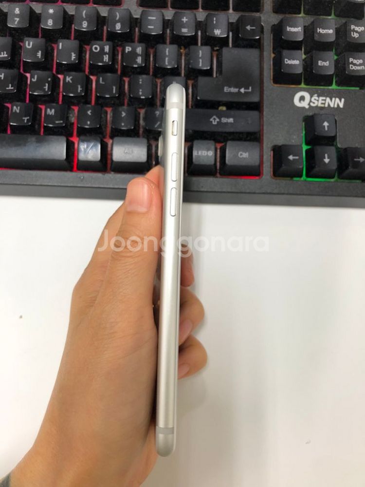 아이폰7 실버 외관깔끔 32GB 무잔상 배터리100%--4