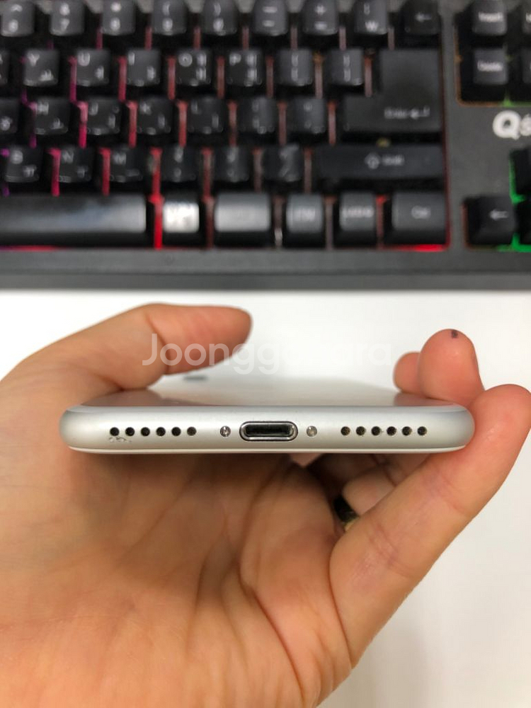 아이폰7 실버 외관깔끔 32GB 무잔상 배터리100%--6