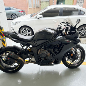 22년식 cbr650r 풀배기 판매합니다.