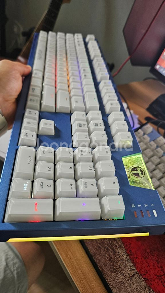 최고의 게이밍 키보드 해커 앱코 K9000--1