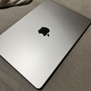 맥북에어(Macbook Air)M2 팔아용 몇번 안씀