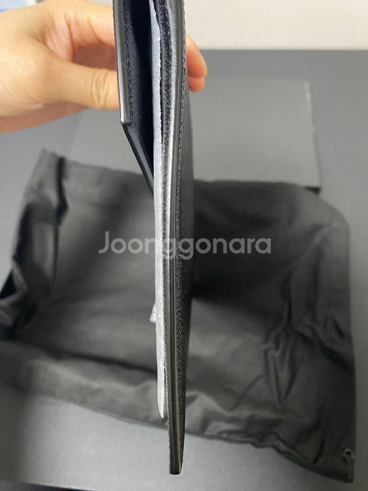 생로랑 여성 업타운 클러치백 금장 블랙--2
