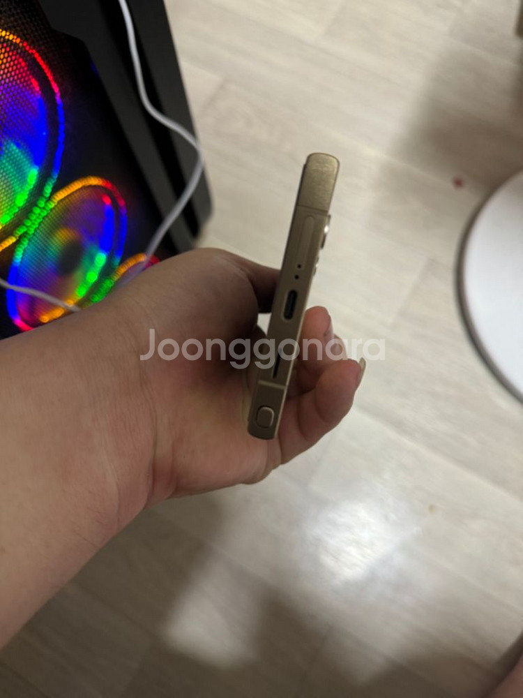 갤럭시s24울트라 자급제 1테라 팝니다--3