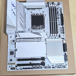 기가바이트 X670E AORUS PRO