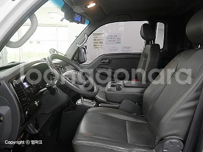 @18년식 봉고Ⅲ화물 하이내장탑차 1톤 전국최저가격--8