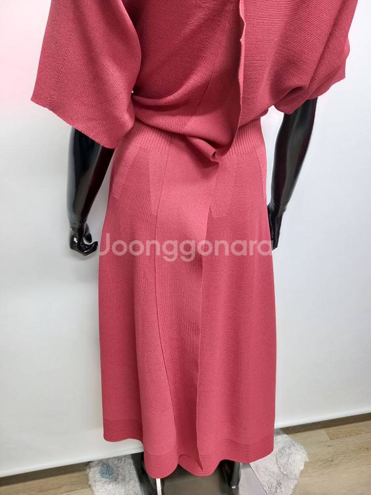 새 더 아이잗컬렉션 홀가먼트 춘하 니트 맥시원피스 55--6