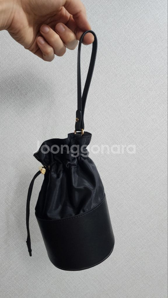 에가든 소가죽 스트랩 버킷 파우치 가방 새상품--5