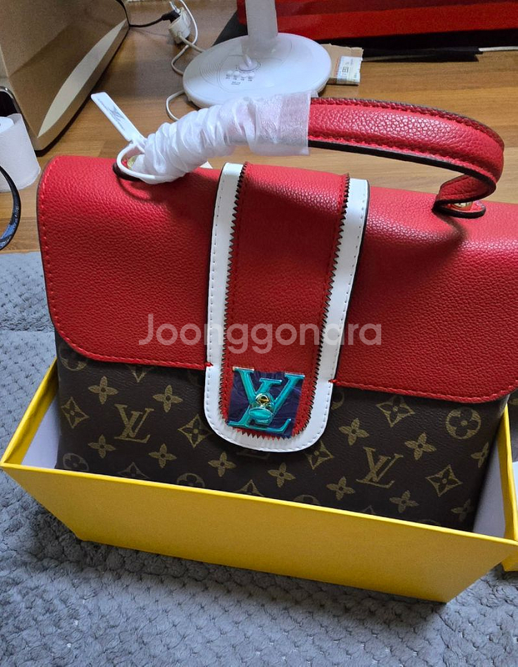 루이비통 핸드백 팝니다--1