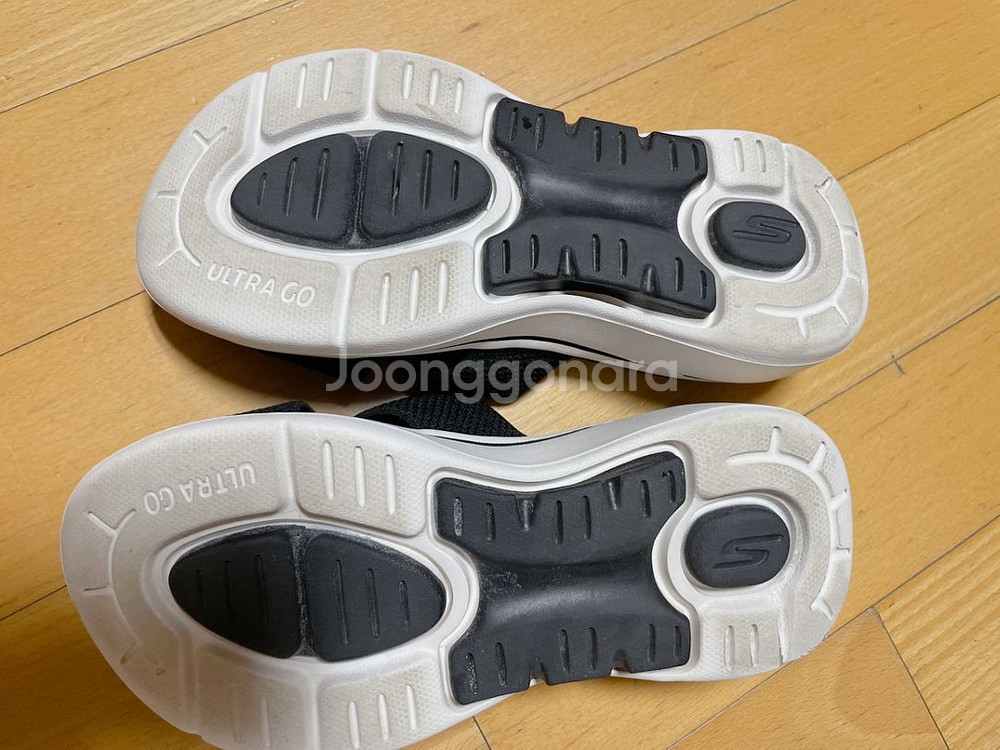 스케쳐스 고워크 아치핏 샌들 220사이즈 판매해요--3