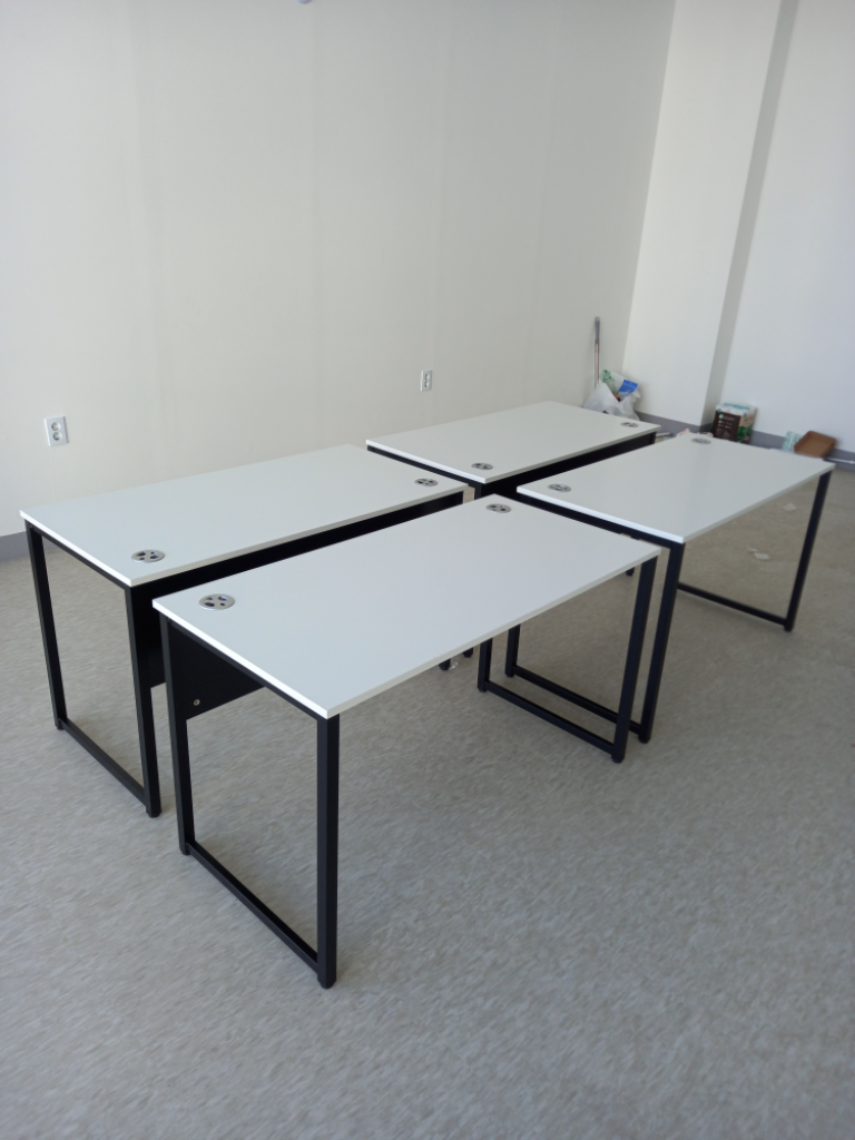 책상,원탁,원형테이블,포밍탁자,접이식탁자,고정탁자,의자