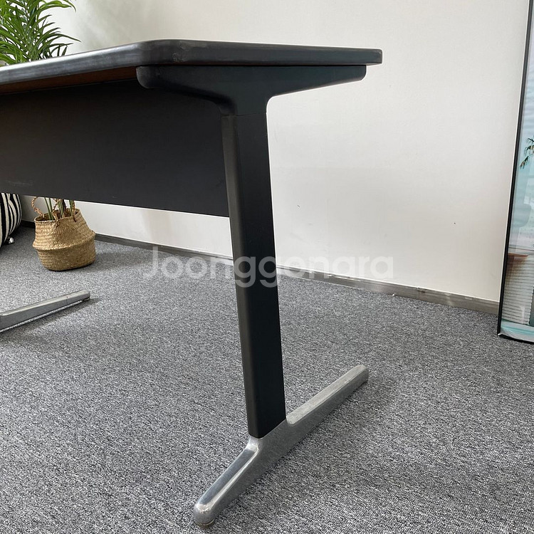 허먼밀러 액션오피스 빈티지데스크 122cm--2
