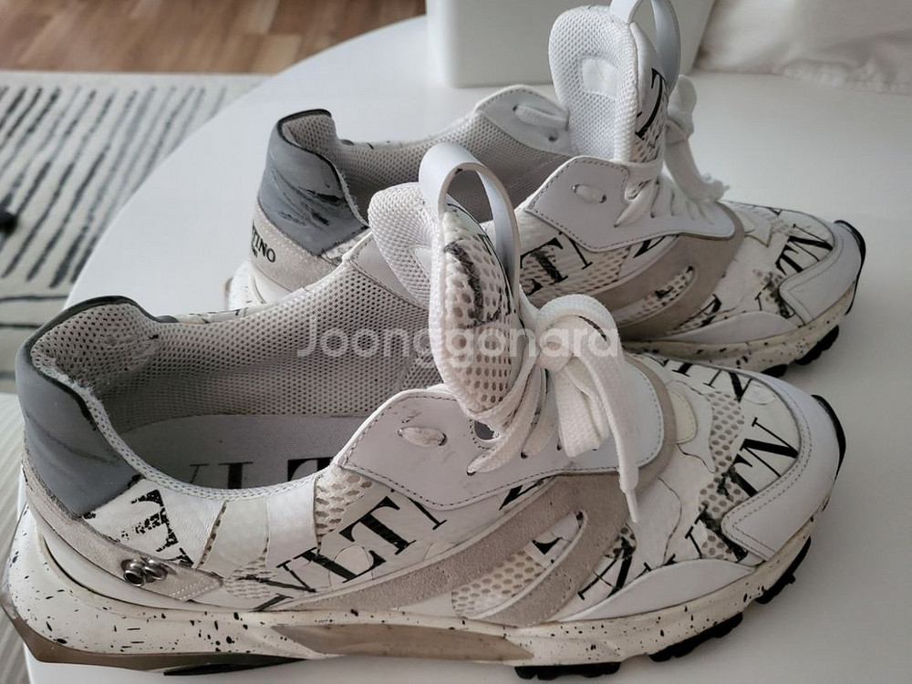 택포 [발렌티노]바운스 에어 VLTN 스니커즈--1