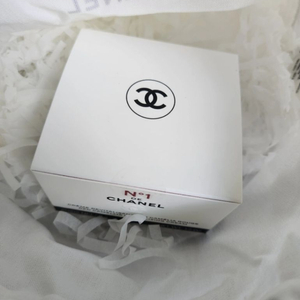 새상품 CHANEL 레드 까멜리아 샤넬크림