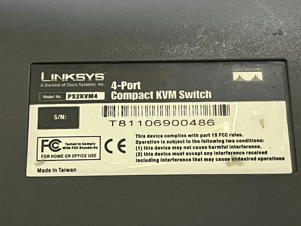LINKSYS 4-Port KVM Switch--7