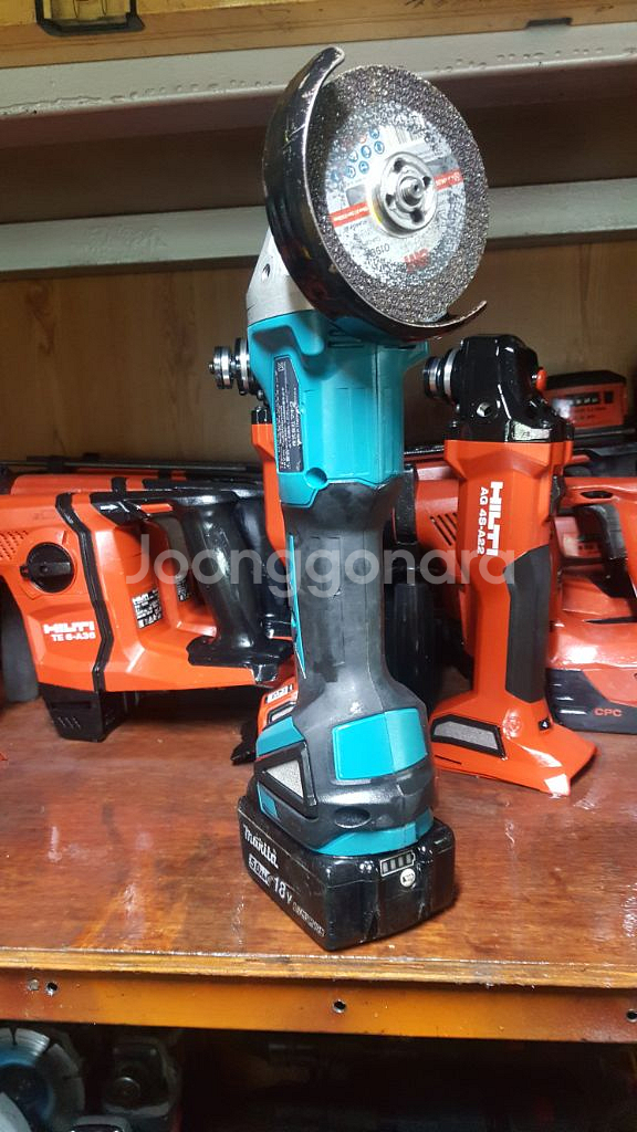 마끼다 그라인더 DGA404 TAPE2 사진그대로--1